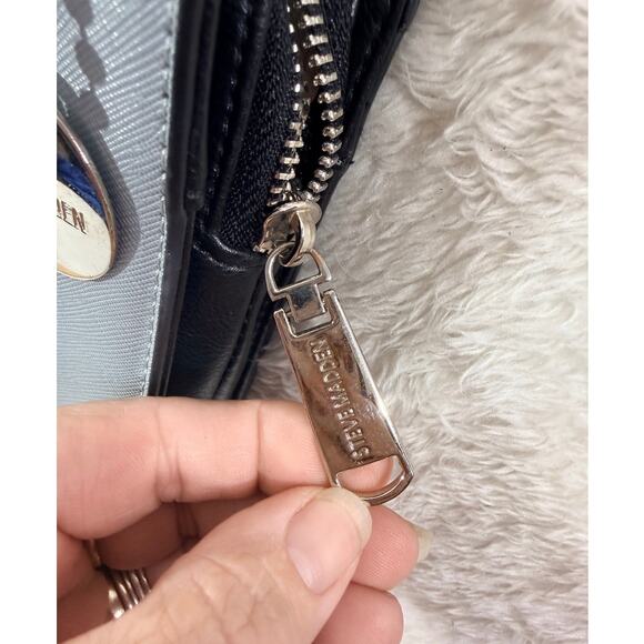 Steve Madden Mini Crossbody Wallet on a Chain Light Gray/Blue Faux Leather - Picture 4 of 9